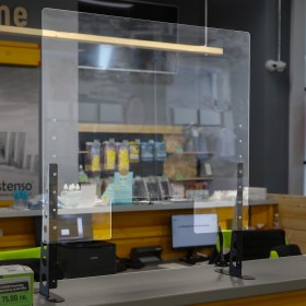 Safety screen with metal holders 2